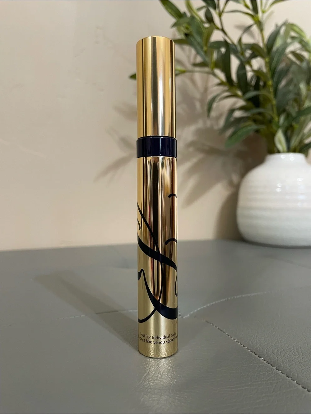 NWOB Estee Lauder Sumptuous Extreme Lash Multiplying Mascara Extreme Black
